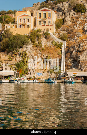 Das Haus mit langen Schritten in Yialos, Symi, Griechenland Stockfoto