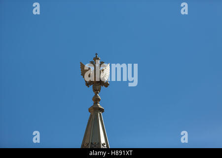 Goldenen Doppeladler auf den Kirchturm von St. Nikolaus orthodoxe Kathedrale in Nizza, Frankreich Stockfoto