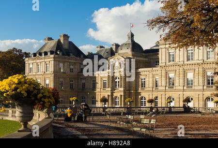 Paris, Frankreich-November 06, 2016: The Luxembourg-Palast, wurde es ursprünglich (1615-1645) gebaut, um die königliche Residenz. Stockfoto