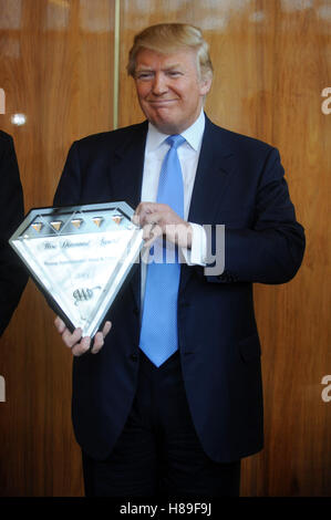 Donald Trump ist für seine Trump International Hotel & Tower in New York City den AAA Five Diamond Award ausgezeichnet. 31. März 2011 Credit: Dennis Van Tine/MediaPunch Stockfoto