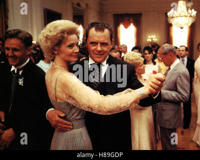 Nixon - Der Untergang Eines Präsidenten, (NIXON) USA 1995, Regie: Oliver Stone, JOAN ALLEN, ANTHONY HOPKINS, Stichwort: Tanzpaar, Tanzen Stockfoto