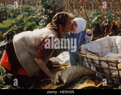 Gibt es Zu Weihnachten Schnee?, (Y'AURA-T-IL DE LA NEIGE A NOEL?) F 1996, Regie: Sandrine Veysset, DOMINIQUE REYMOND, Stichwort: Mutter, Kind, Baby, Kuss Stockfoto