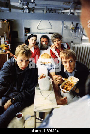 Partnerstadt - Das Chaoten-Kaff, (TWIN TOWN) GB 1997, Regie: Kevin Allen, LLYR IFANS, DI STÜMPER, HUW CEREDIG, RACHEL SCORGIE, RHYS IFANS, Stichwort: Besuch, Patient, Krankenhaus, Essen Stockfoto