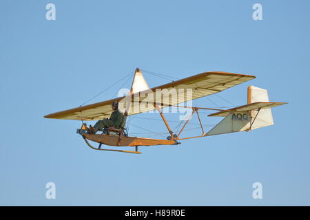 Shuttleworth Collection Schneider SF38 (EON primär) Schirm bei einer Flugschau in Old Warden, UK Stockfoto