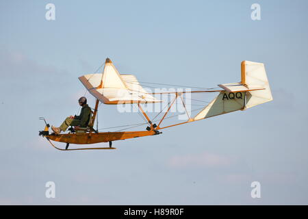 Shuttleworth Collection Schneider SF38 (EON primär) Schirm bei einer Flugschau in Old Warden, UK Stockfoto