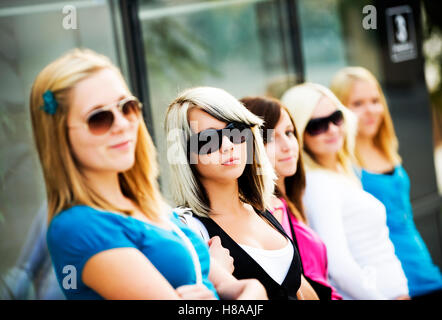 Gruppe von heranwachsenden Mädchen zwischen 13 und 17 Jahre alt Stockfoto