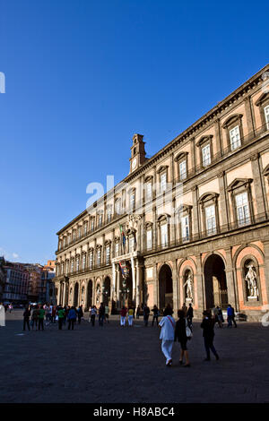 Der königliche Palast von Neapel, 1600, Architekt Domenico Fontana, in Piazza del Plebiscito Quadrat, Neapel, Kampanien, Italien, Europa Stockfoto