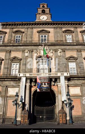 Der königliche Palast von Neapel, 1600, Architekt Domenico Fontana, in Piazza del Plebiscito Quadrat, Neapel, Kampanien, Italien, Europa Stockfoto