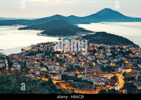 Panoramablick über die größte Inselstadt an der Adria, Mali Losinj, Kroatien Stockfoto