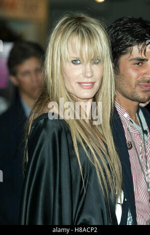 DARYL HANNAH Wunderland PREMIERE LOS ANGELES GRAUMAN CHINESE THEATRE HOLLYWOOD USA 24. September 2003 Stockfoto