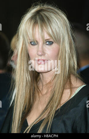 DARYL HANNAH Wunderland PREMIERE LOS ANGELES GRAUMAN CHINESE THEATRE HOLLYWOOD USA 24. September 2003 Stockfoto