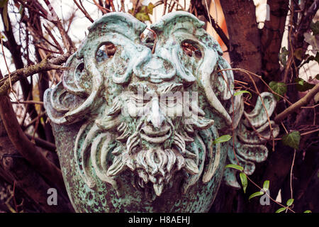 Satyr Woodland Gott Gesicht Skulptur Stockfoto