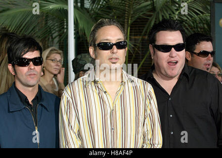 SMASHMOUTH DR. SEUSS die Katze im Hut CITYWALK UNIVERSAL STUDIOS LA USA 8. November 2003 Stockfoto