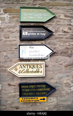 Schilder am Hay on Wye, Kind, Wales, UK Stockfoto