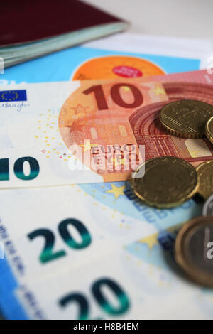 Euro-Währung in Banknoten und Münzen, 2016 Stockfoto