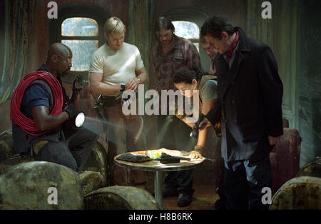 Ghost Ship (GHOST SHIP) USA-AUS 2002, Regie: Steve Beck, ISAIAH WASHINGTON, RONB ELDARD, KARL URBAN, JULIANNA MARGULIES, GABRIEL BYRNE, Stichwort: Taschenlampe Stockfoto