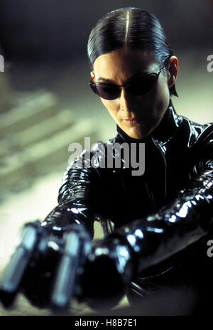 Die Matrix-Revolutionen, (die MATRIX-REVOLUTIONEN) USA 2003, Regie: Andy + Larry Wachowski, MONICA BELLUCCI, Schlüssel: Brille, Sonnenbrille, Waffe Stockfoto