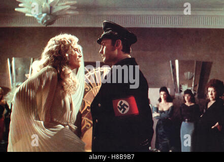 Salon Kitty / Doppelspiel, (SALON KITTY) IT-D-F 1976, Regie: Tinto Brass, INGRID THULIN, HELMUT BERGER, Schlüssel: Uniform, Hakenkreuz, Armbinde, Nazi, Bordell, Stockfoto