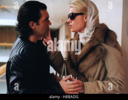 Femme Fatale (ALL OF ME / FEMME FATALE) USA-F 2002, Regie: Brian De Palma, ANTONIO BANDERAS, REBECCA ROMIJN-STAMOS, Schlüssel: Sonnenbrille Stockfoto