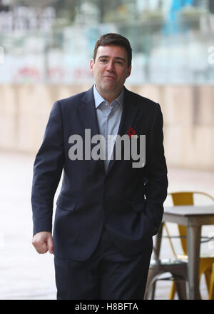 Andy Burnham kommt bei einer Veranstaltung in Manchester zu sprechen, wo er seine Kampagne, Bürgermeister von Greater Manchester werden ins Leben gerufen. Stockfoto