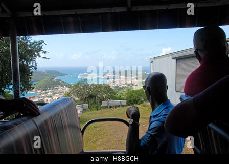 Gerade Kreuzfahrtschiff ankommen, St. Thomas, Caribbean Stockfoto