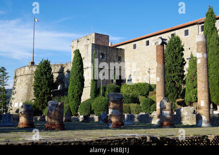 Triest, Italien, Forense romanische Basilika & Schloss Sankt Giusto Stockfoto