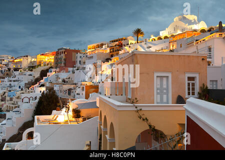 Stadt Fira auf Santorin, Griechenland. Stockfoto