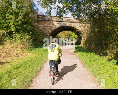 Radfahrer auf dem Monsal Trail Derbyshire, England, UK Stockfoto