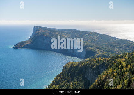 Cap Bon Ami von Mont-Saint-Alban Aussichtspunkt im Forillon Nationalpark, Gaspe Halbinsel, Quebec, Kanada Stockfoto