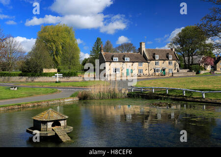 Frühling, den Dorfanger bei Barrowden Dorf, Rutland County, England, UK Stockfoto