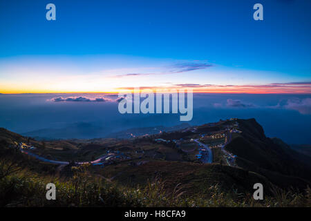 Bergstraße in (Phu Tubberk) im Phu Hin Rong Kla Nationalpark Phetchabun Provinz Asien Thailand Stockfoto