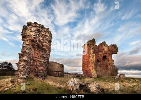 Rotes Schloss in Lunan, an der Küste von Angus. Stockfoto