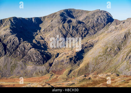 Scafell in den Lake District National Park von Crinkle Crags gesehen Stockfoto