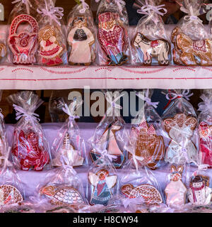 Lebkuchen Figuren zum Verkauf an einen Markt, 28 august 2016 Ungarn Stockfoto