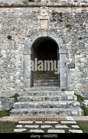 Die Burg von Monte Sant ' Angelo, verfolgt von den Geist Bincalancia, Gargano, Foggia, Apulien, Italien, Europa Stockfoto