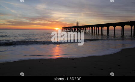 Claremont Pier, Lowestoft, bei Sonnenaufgang Stockfoto