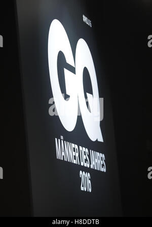 Berlin, Deutschland. 10. November 2016. Die GQ Mann des Jahres award 2016 Logo wie in Berlin, Deutschland, 10. November 2016 zu sehen. Foto: Jörg Carstensen/Dpa/Alamy Live News Stockfoto