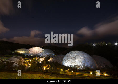 Eden Project, Cornwall, UK. 10. November 2016. Das Eden Project beherbergt einen Schlaf, Nacht, um Gelder für Homelesness Wohltätigkeitsorganisationen, die im Rahmen der bundesweiten Veranstaltungen. Bildnachweis: Simon Maycock/Alamy Live-Nachrichten Stockfoto