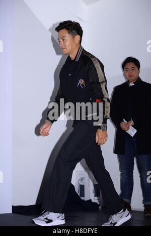 Seoul, Korea. 10. November 2016. Woo-bin Kim, besuchen Sie unendliche Lee SeongJong und Apink MERRELL FW-Modenschau in Seoul, Korea am 10. November 2016. (China und Korea Rechte heraus) © TopPhoto/Alamy Live-Nachrichten Stockfoto