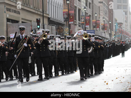 Halifax, Kanada. 11. November 2016. Der Remembrance Day Parade in Halifax, N.S., 11. November 2016. Bildnachweis: Lee Brown/Alamy Live-Nachrichten Stockfoto