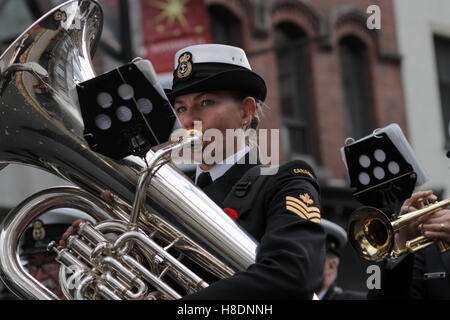 Halifax, Kanada. 11. November 2016. Der Remembrance Day Parade in Halifax, N.S., 11. November 2016. Bildnachweis: Lee Brown/Alamy Live-Nachrichten Stockfoto