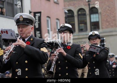 Halifax, Kanada. 11. November 2016. Der Remembrance Day Parade in Halifax, N.S., 11. November 2016. Bildnachweis: Lee Brown/Alamy Live-Nachrichten Stockfoto