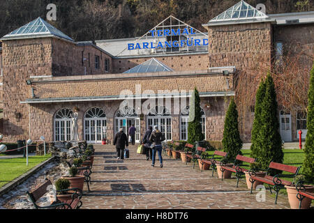 Miskolc, Ungarn. 11. November 2016. Einzigartige Miskolctapolca bildeten natürlich Höhlenbad, zieht jedes Jahr Hunderttausende von Besuchern durch die Karst-Wasserressourcen und die heißen, thermische Wasser mit Temperaturen von 30-35 Grad. Einzigartig in Europa Maßstab Miskolctapolca Komplex wurde mit dem "Ungarischen Bad das Jahr 2016" Award Credit: Michal Fludra/Alamy Live News Stockfoto