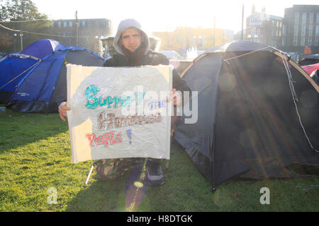 Hull, Großbritannien. 11. November 2016. Rumpf Zelt Stadt Kingston-upon-Hull England 11 November 2016 Protest in öffentlichen Gärten Hervorhebung Wohnungslosigkeit. Credit: Trevor R A Dingle/Alamy leben Nachrichten Stockfoto