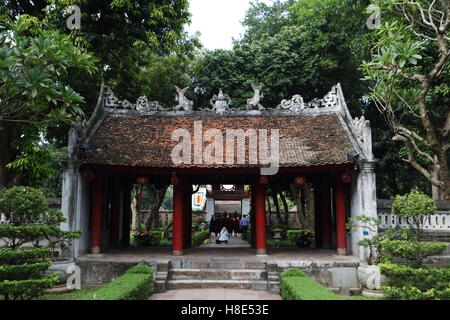 Im Volksmund genannt Van Mieu - Tempel des Konfuzius Tempel der Literatur in Hanoi. Stockfoto