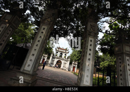 Im Volksmund genannt Van Mieu - Tempel des Konfuzius Tempel der Literatur in Hanoi. Stockfoto