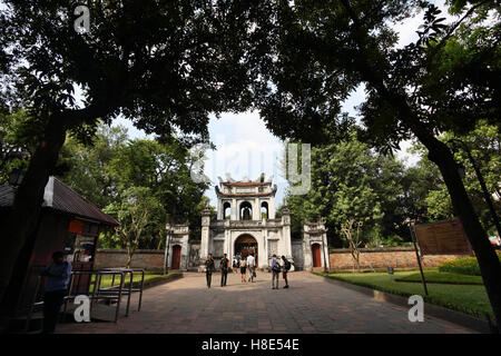 Im Volksmund genannt Van Mieu - Tempel des Konfuzius Tempel der Literatur in Hanoi. Stockfoto