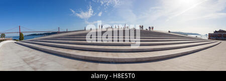 Das Dach des MAAT - Museum für Kunst, Architektur und Technologie. Der britische Architekt Amanda Levete entworfen. Lissabon. Stockfoto