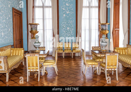 Krim, Russland - 17. Juni 2015: Vintage interior Wohnzimmer des Woronzow-Palastes in Barock und Rokoko Stockfoto