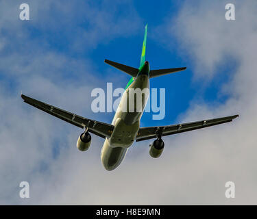 Aer Lingus Airbus A320 am Flughafen Cork, Irland mit textfreiraum ausziehen. Stockfoto